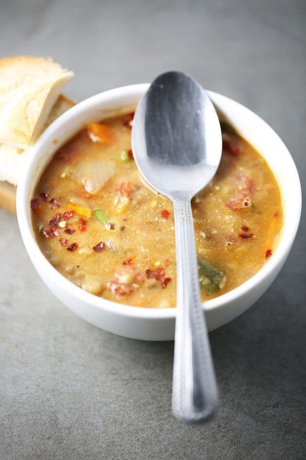 vegetarian lentil soup with bread