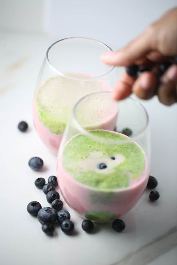 strawberry spinach smoothie adding blueberries