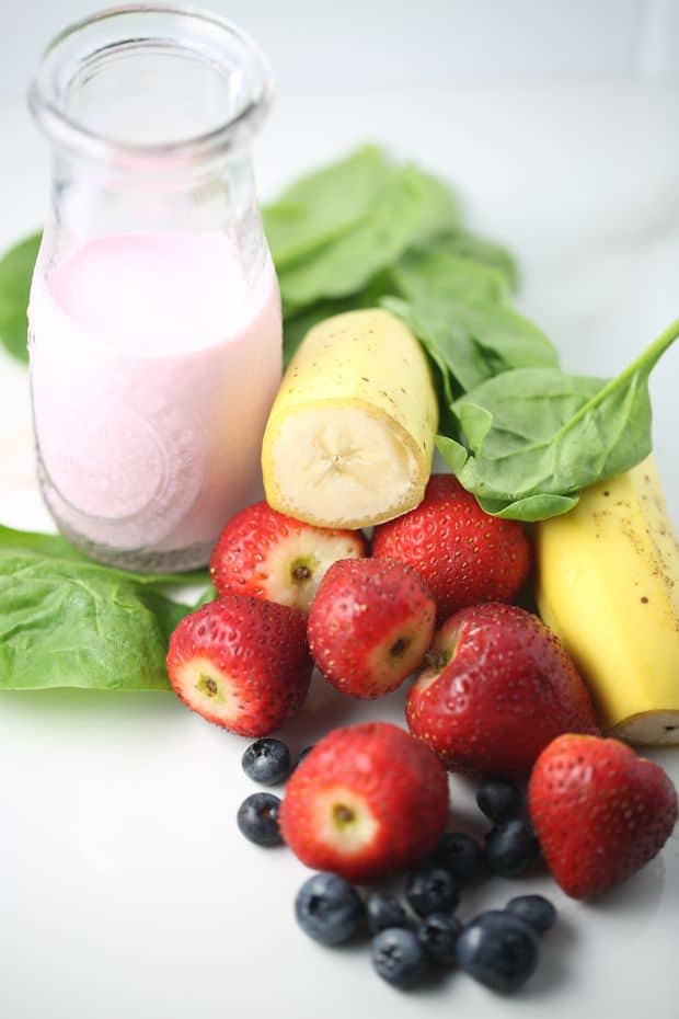 strawberry spinach smoothie ingredients