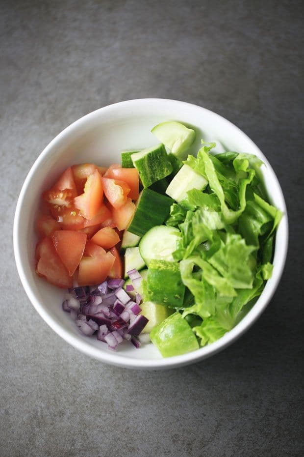 lettuce tomato cucumber salad vegetables bowl