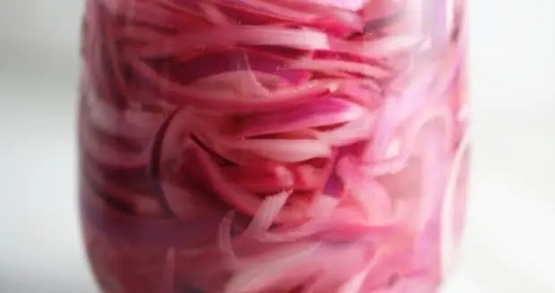 Easy and Quick Pickled Red Onions